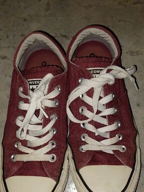 Converse Womens Low Top Canvas Sneakers - Burgundy with White Laces